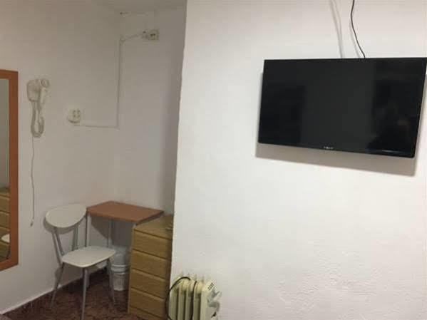 Pension La Ferroviaria - Sin Ascensor Zaragoza Dış mekan fotoğraf
